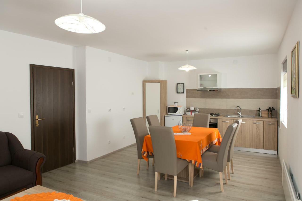 Apartman Lori Otočac Exterior foto