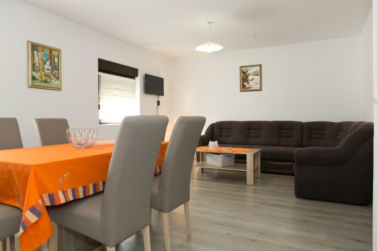 Apartman Lori Otočac Exterior foto
